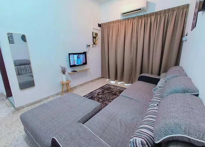 Aminin Homestay 3Bedroom 2Bathroom Aircond Living Hall And Master Berdroom Only