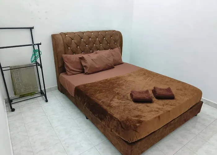 Aminin Homestay 3Bedroom 2Bathroom Aircond Living Hall And Master Berdroom Only